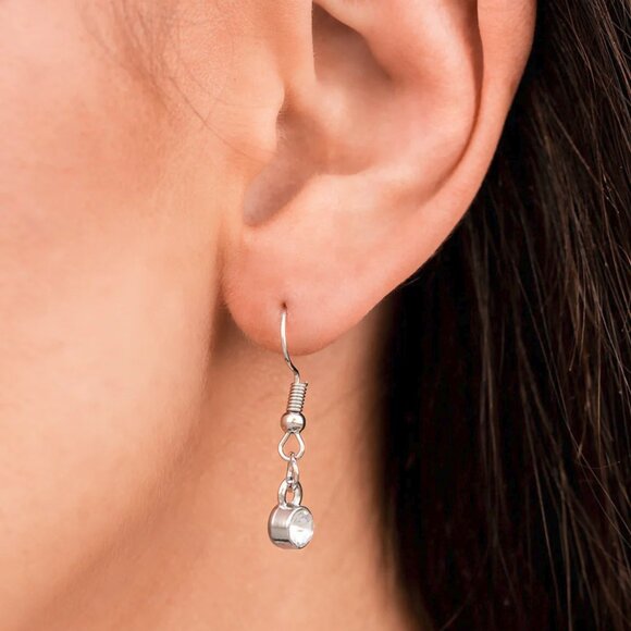 Paparazzi Jewelry Accessories - Fiercely Flowering - White Necklace - Vintage - Picture 6 of 6